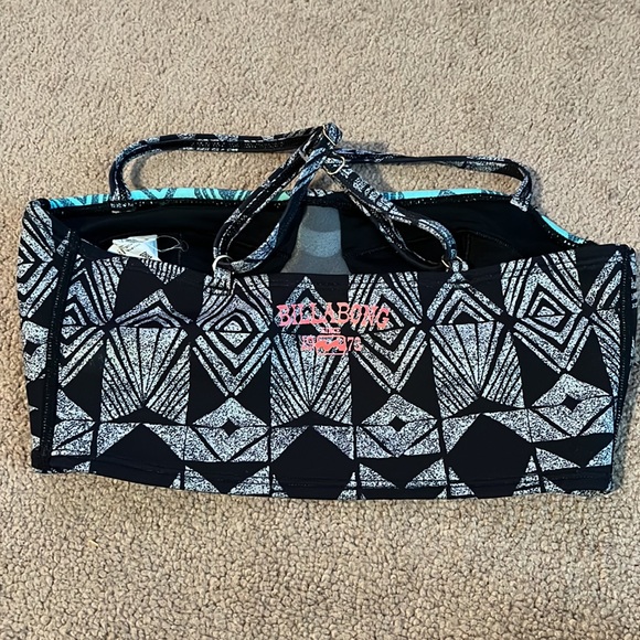 Billabong bathing suit too small - Picture 6 of 6